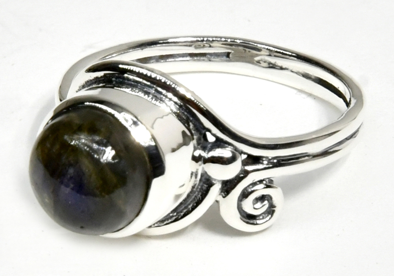 size 6 Labradorite ring (image for) size 6 Labradorite ring